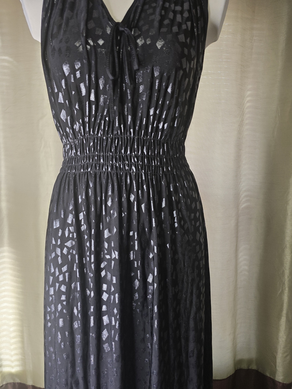 Sleeveless Black Metallic-Accent Maxi Dress with Smocked Waist - Picture 3 of 9